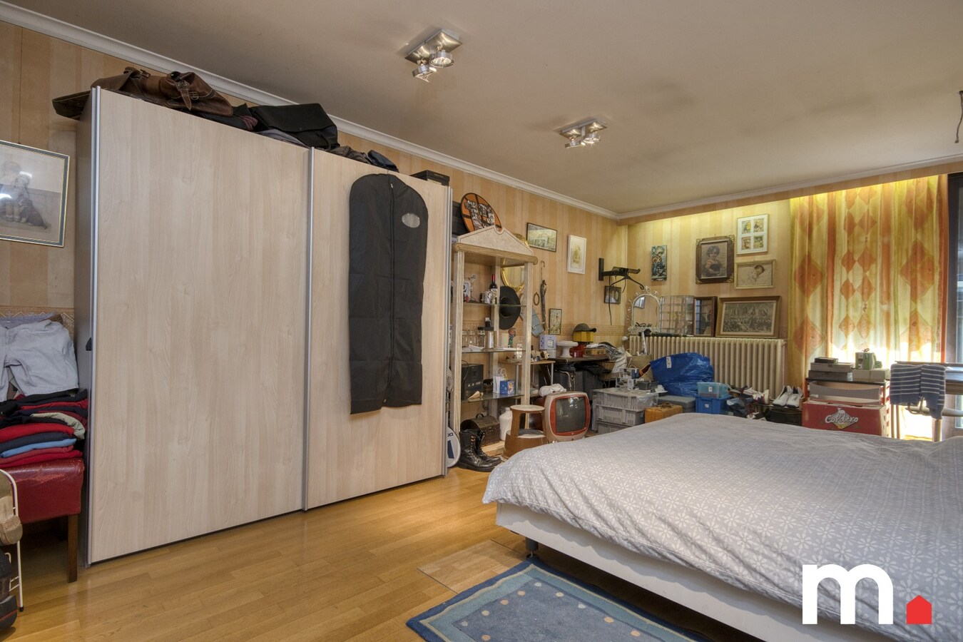 Unieke Villa te Roeselare op 2258m² met 28 zonnepanelen en 432m² bewoonbare oppervlakte! 