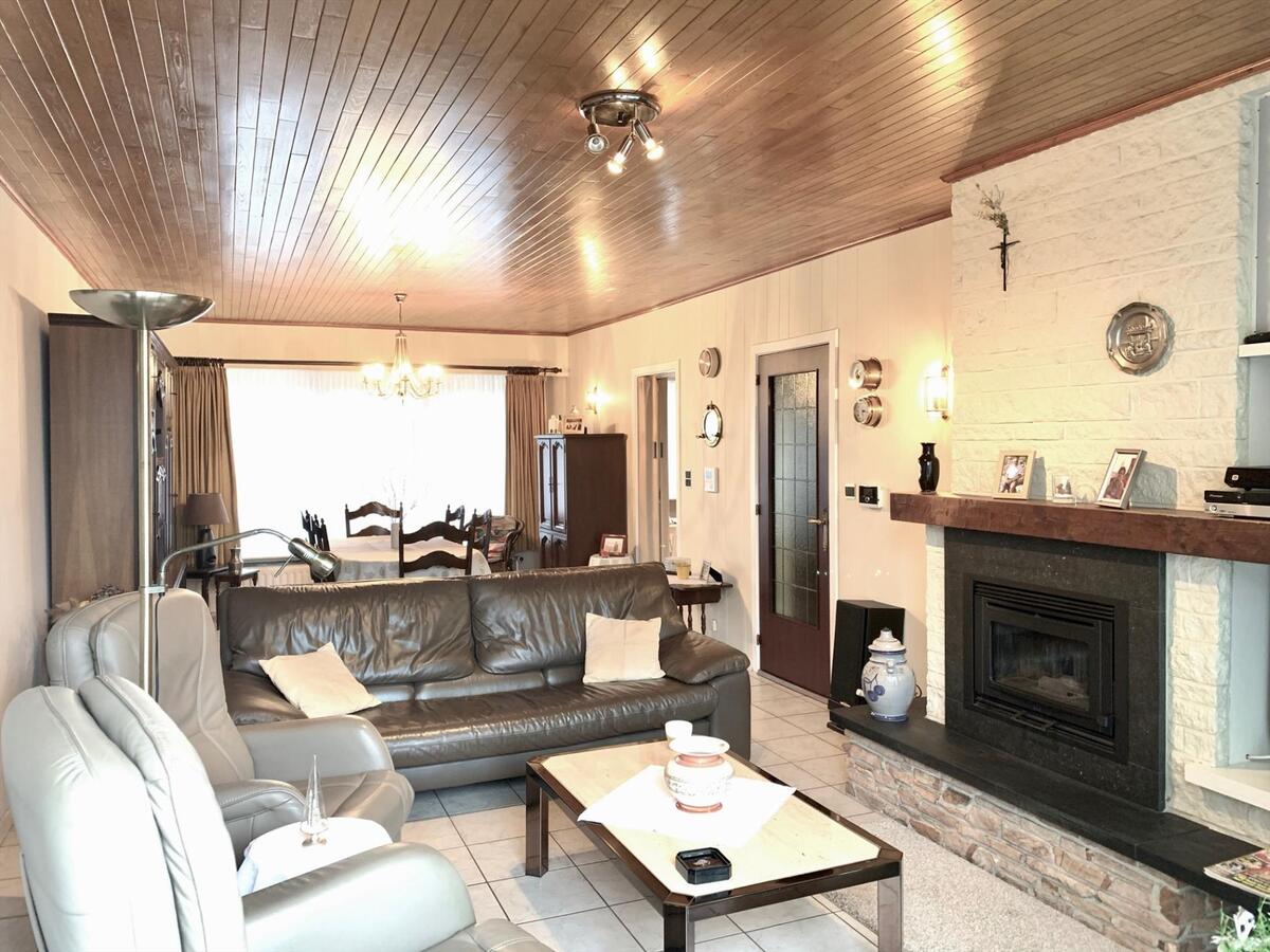 MOOI RUIME BEL-ETAGE MET ZONGERICHTE TUIN  TE BREDENE DORP 