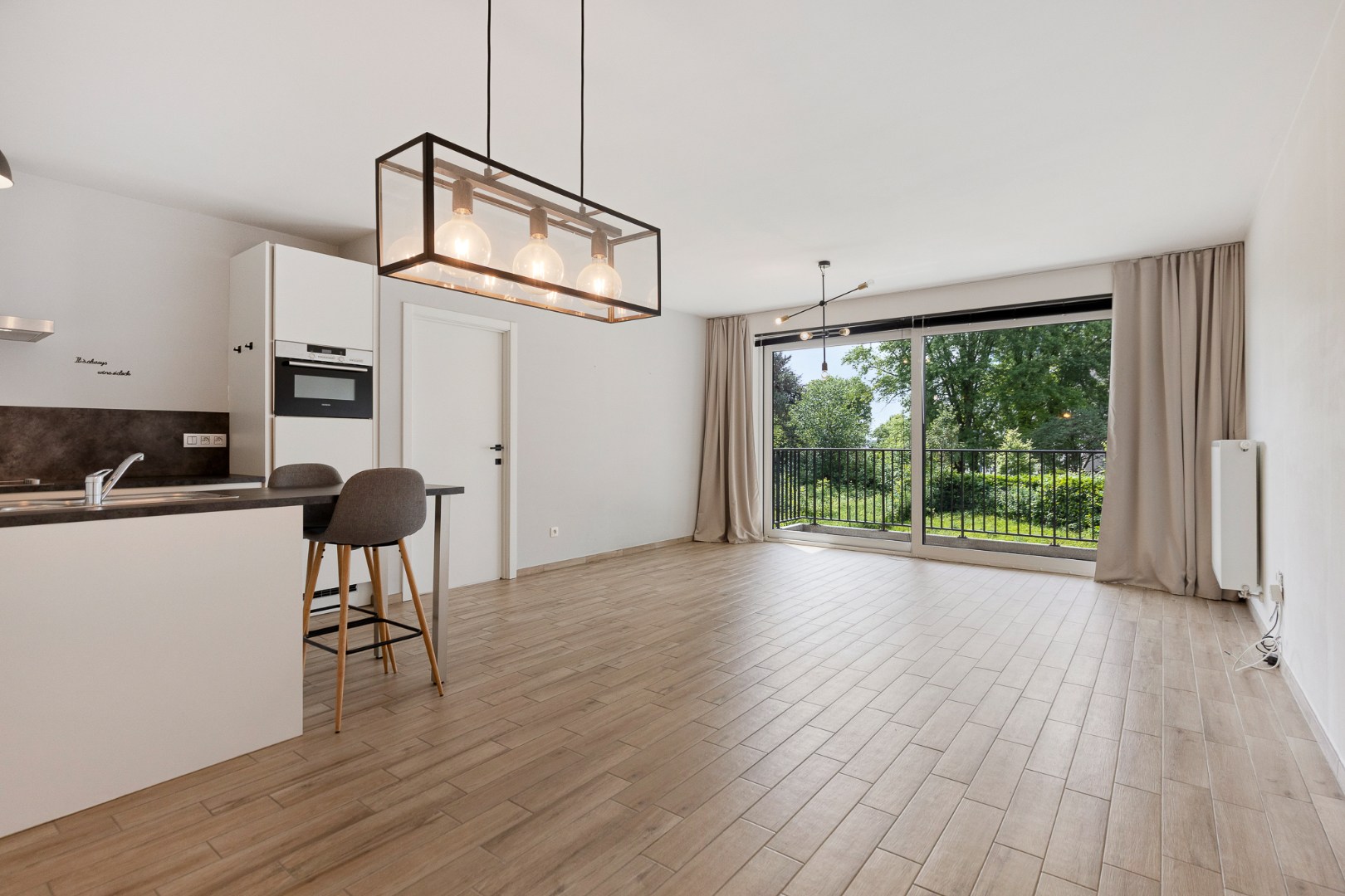 Instapklaar 1-slpk appartement te Laken 