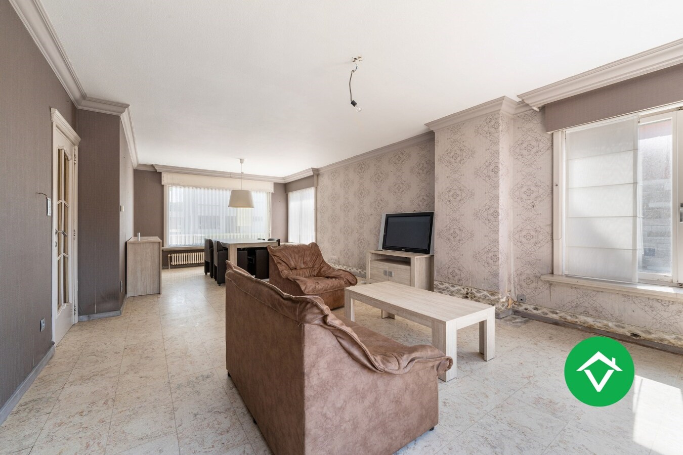 Instapklare woning met 4 slaapkamers en loods te Koekelare 