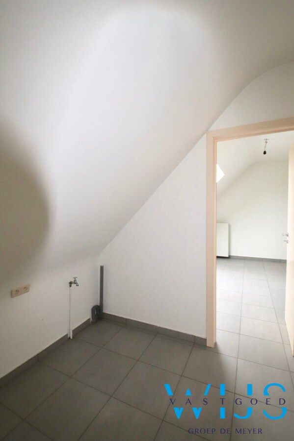 Ruim lichtrijk appartement met 4 slaapkamers te Eeklo ! 