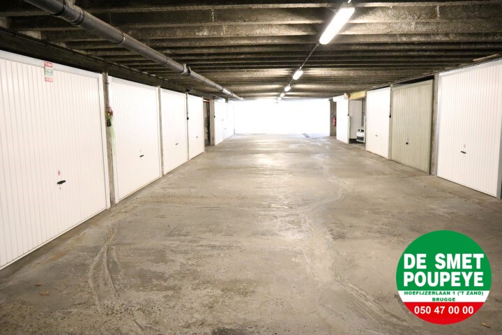 Ruime garagebox nr. 24 - centraal gelegen in Sint-Andries 