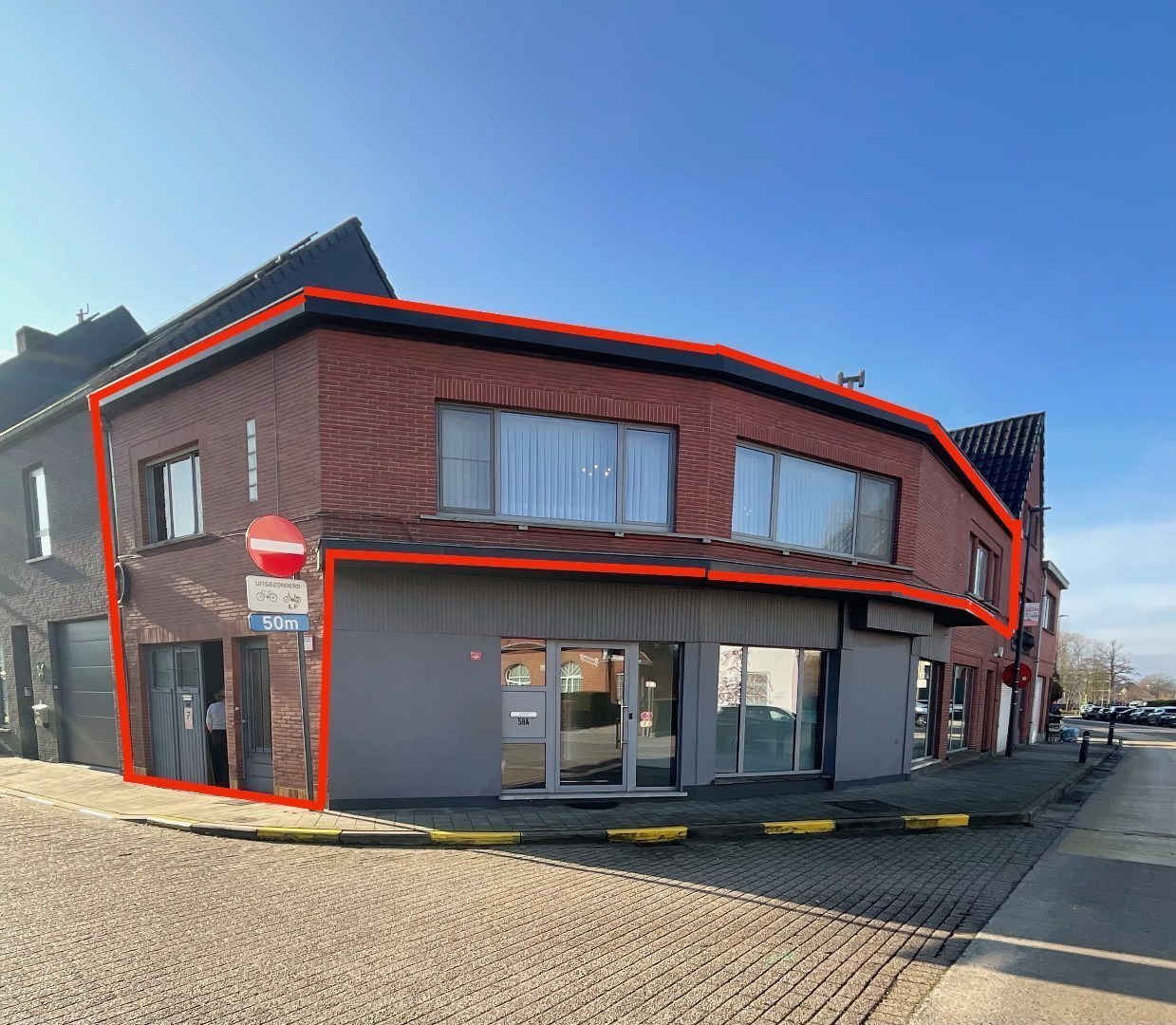 Te renoveren zes slaapkamer appartement 
