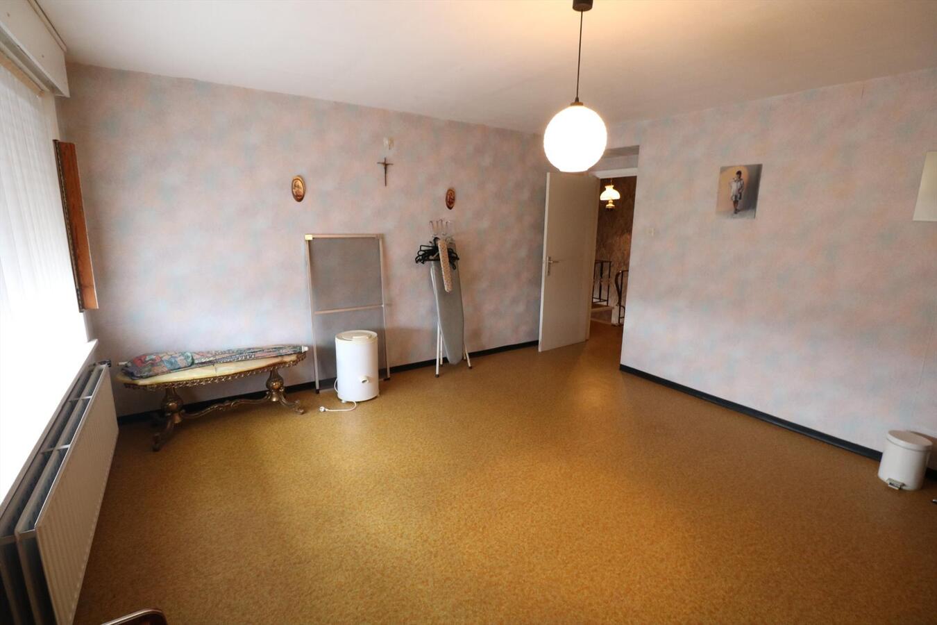 Woning met mogelijkheid tot commmerciële ruimte op 1398m² te Aartrijke 