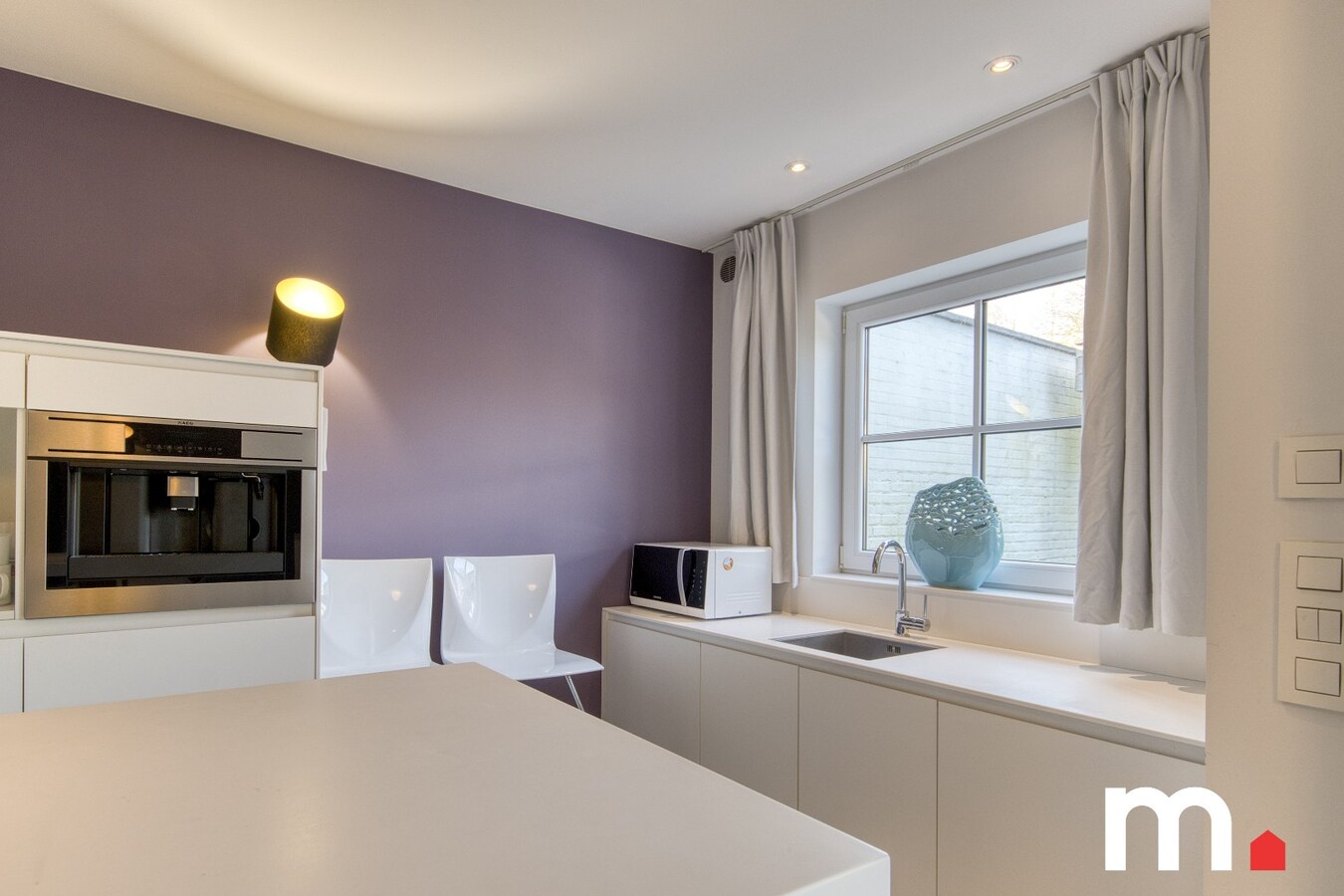 Charmante instapklare woning met zwembad te koop in Moorslede. UNIEKE KANS ! 