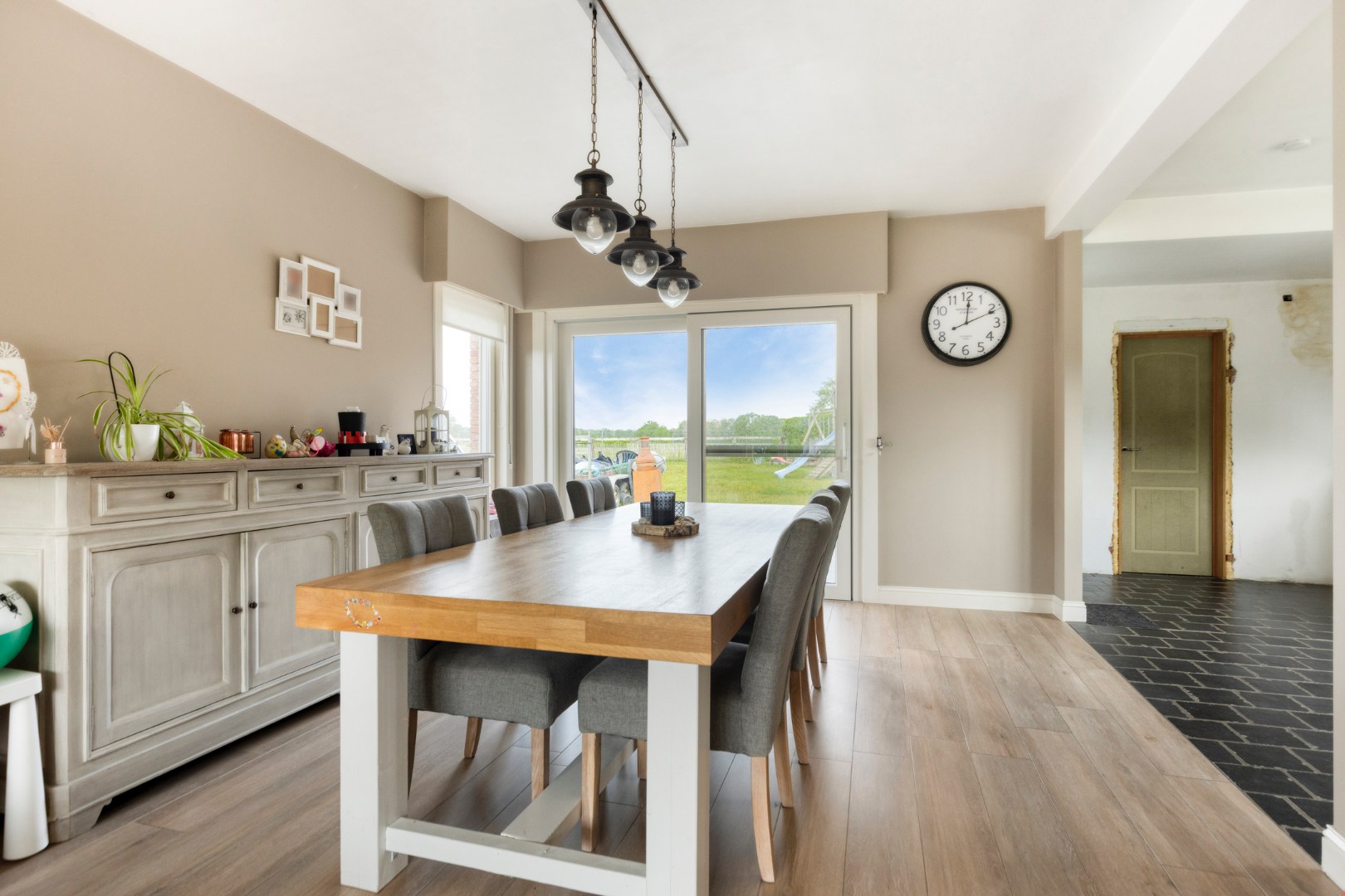 Gerenoveerde gezinswoning met 3 slpk. op een ruim perceel van 1.344m² in Geel 