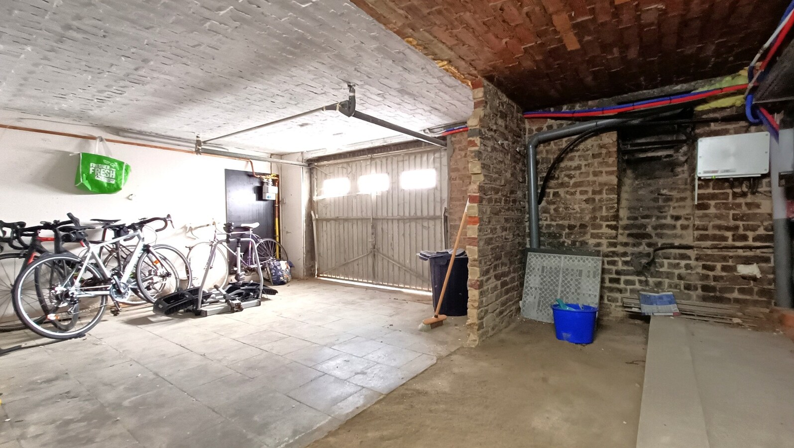 Woning met 3 slaapkamers, garage en tuin 