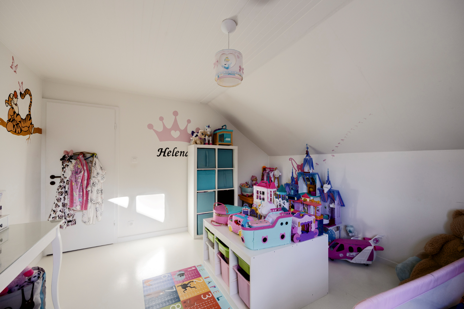 Slaapkamer 2 met doorgang nachthal