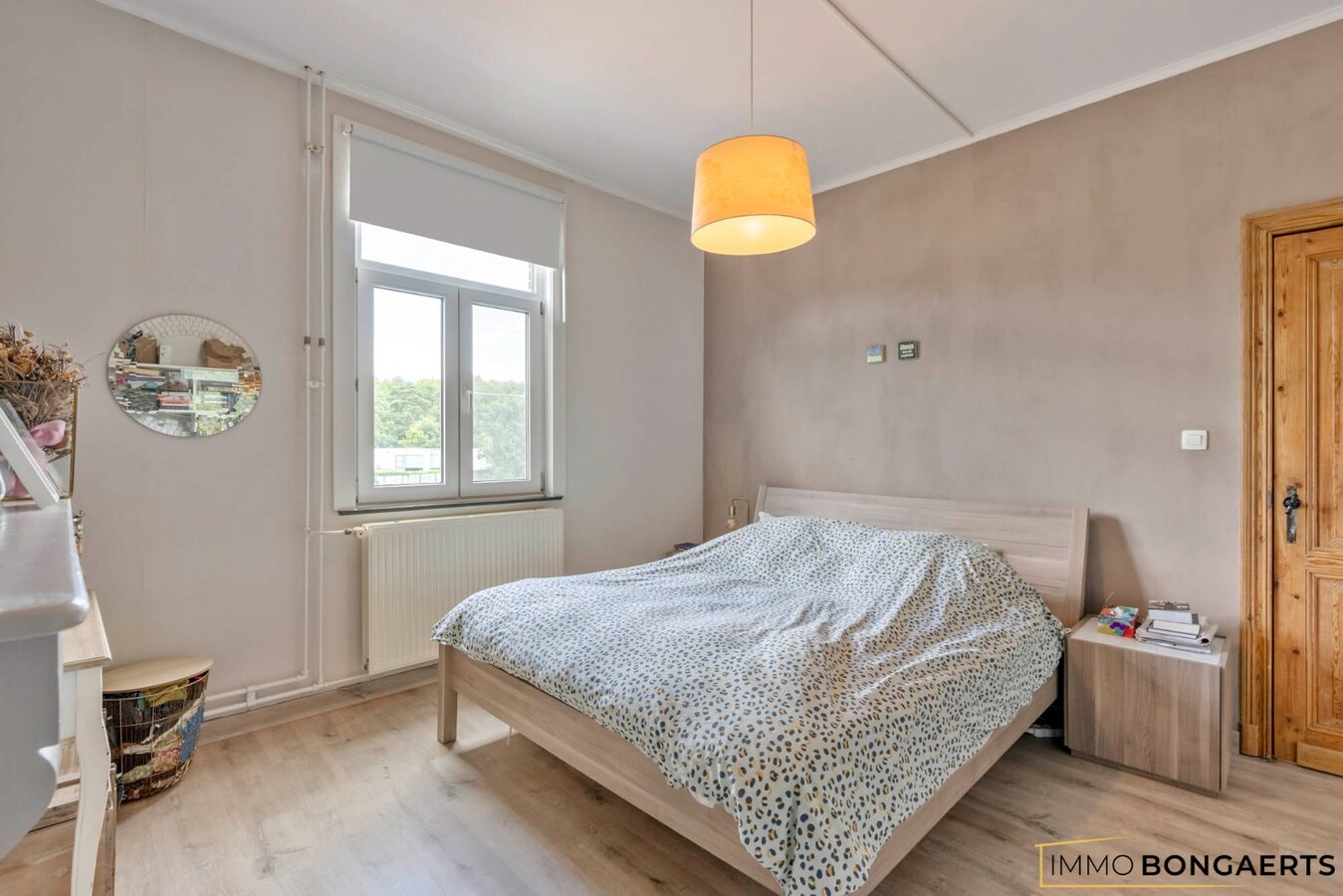 Karaktervolle woning met 4 slaapkamers, tuin en garage. 