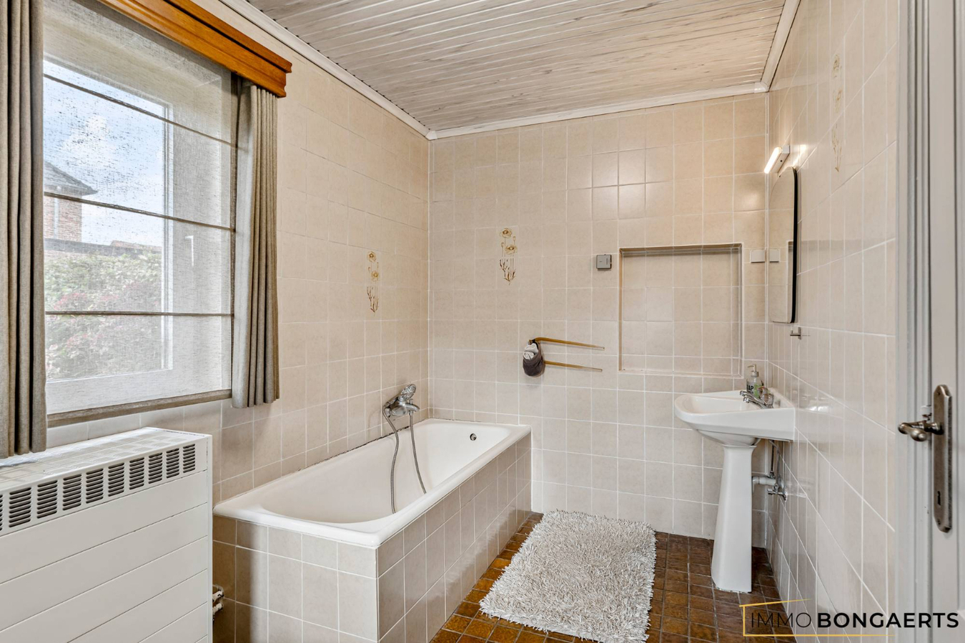 Instapklare woning op rustige ligging in As 