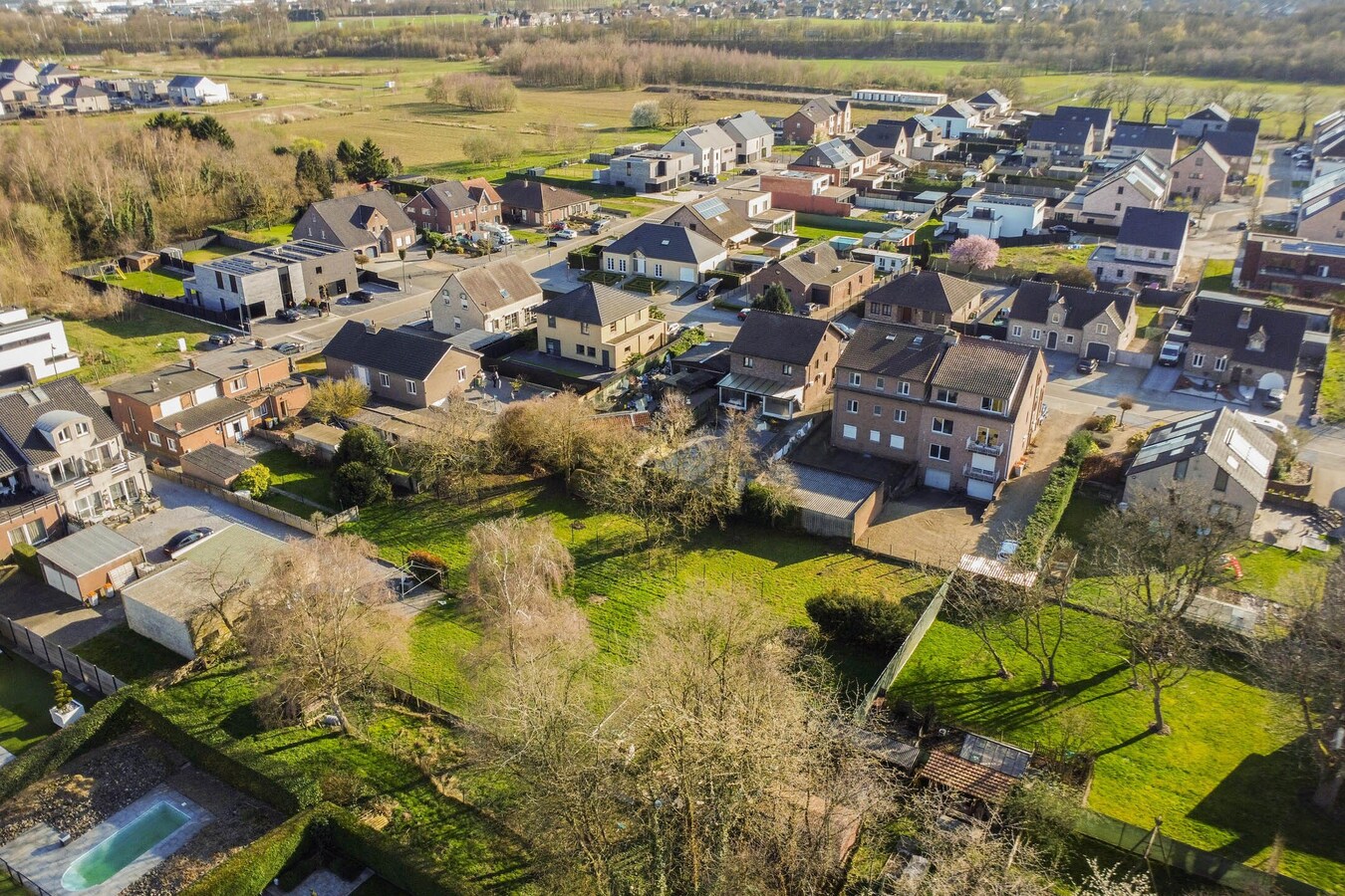 Residentieel gelegen woning met 4 slaapkamers.  Buurt 'De Hulst'. 