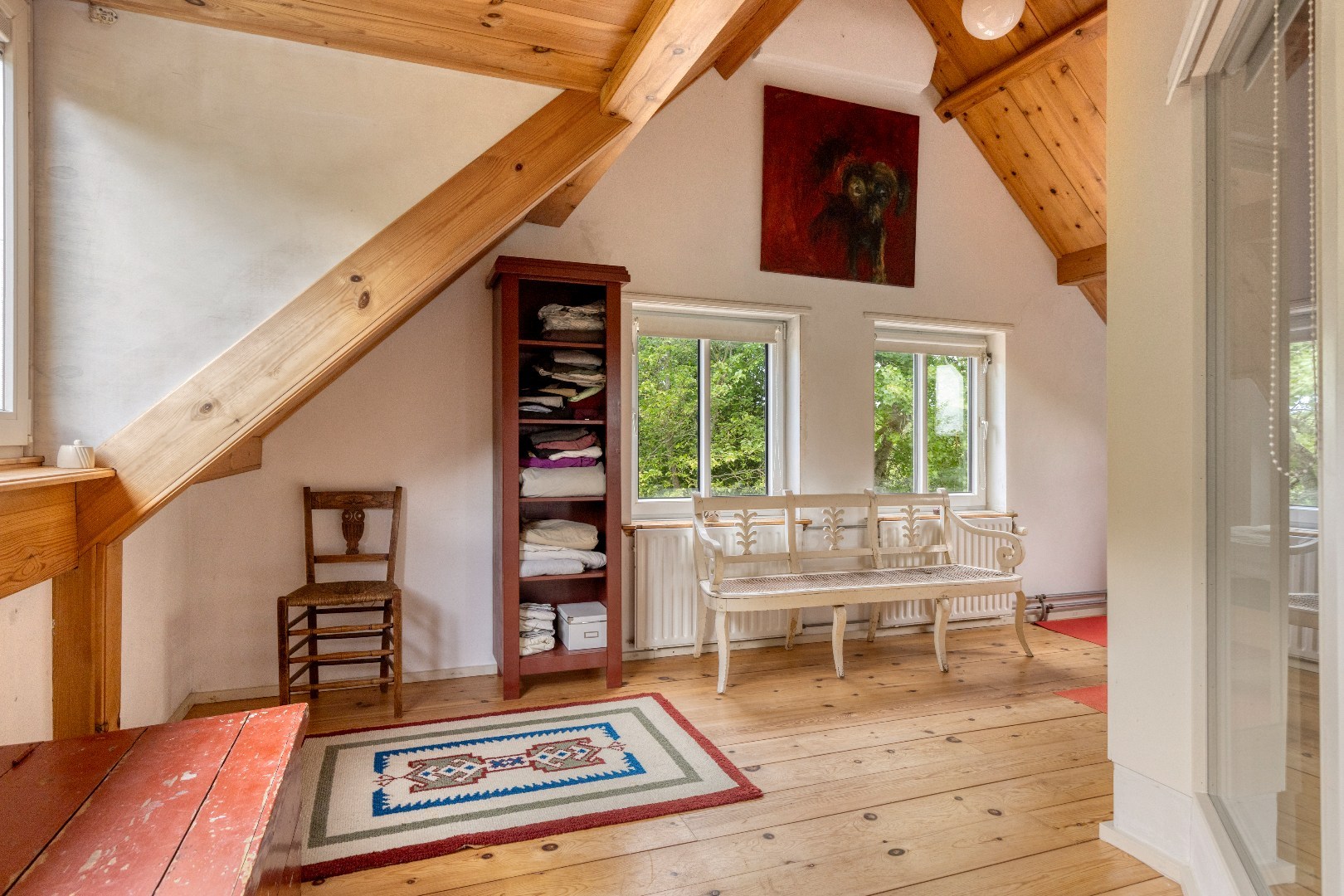 Een plek als deze komt zelden beschikbaar: een unieke combinatie van wonen tegen de duinen aan en nabij het strand en nabij de boswachterij op één van de meest geliefde plekken van de Zeeuwse kust. Bi 