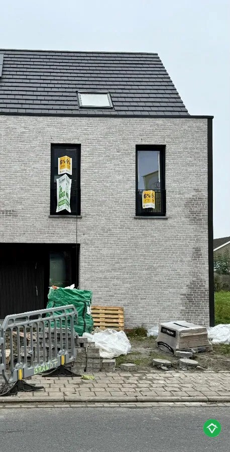 Nieuwbouwwoning met 3 slaapkamers te Sint-Eloois-Winkel 