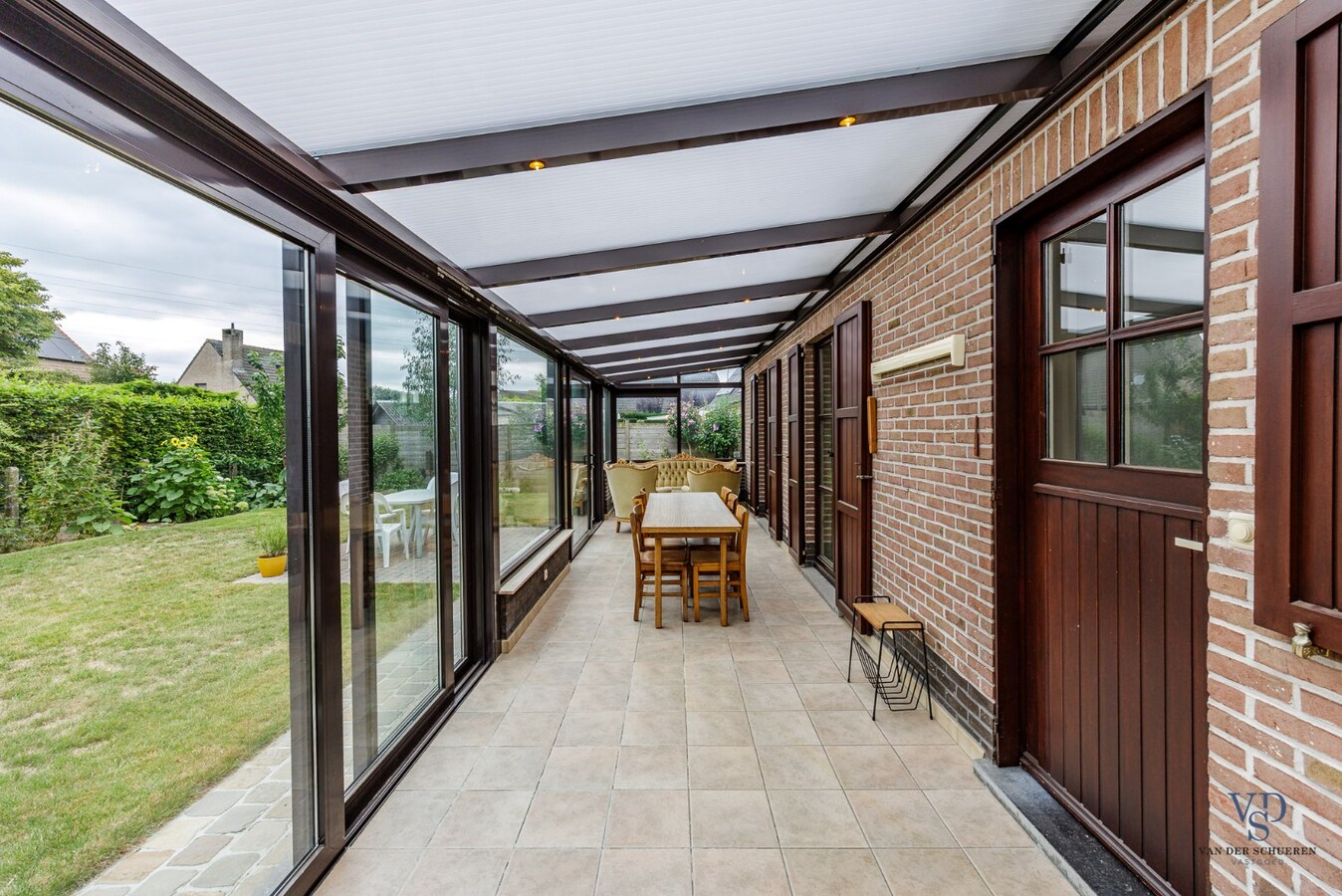 Bijzonder ruime (295m²) gezinswoning in Asper 