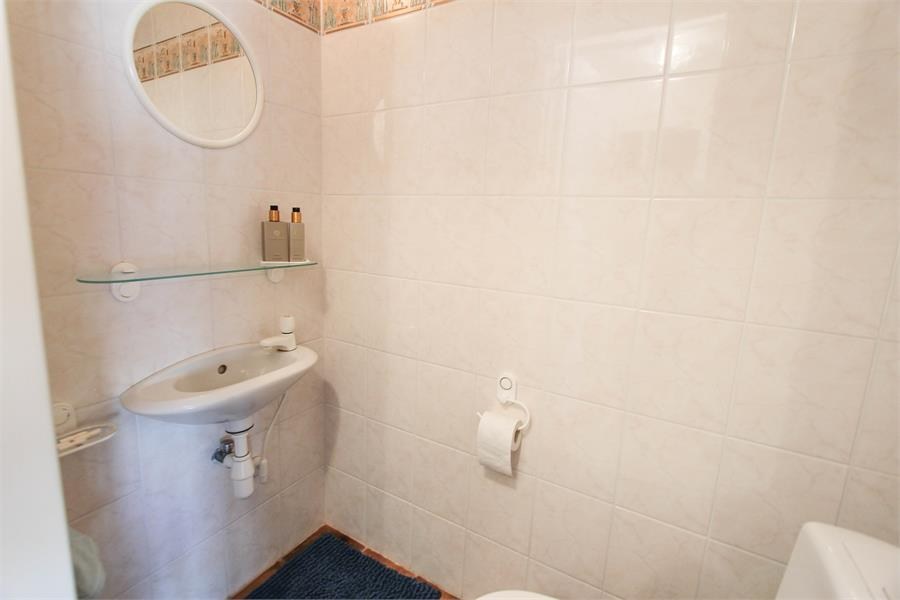 Centraal gelegen studio appartement voorzien van terras met zeezicht! 