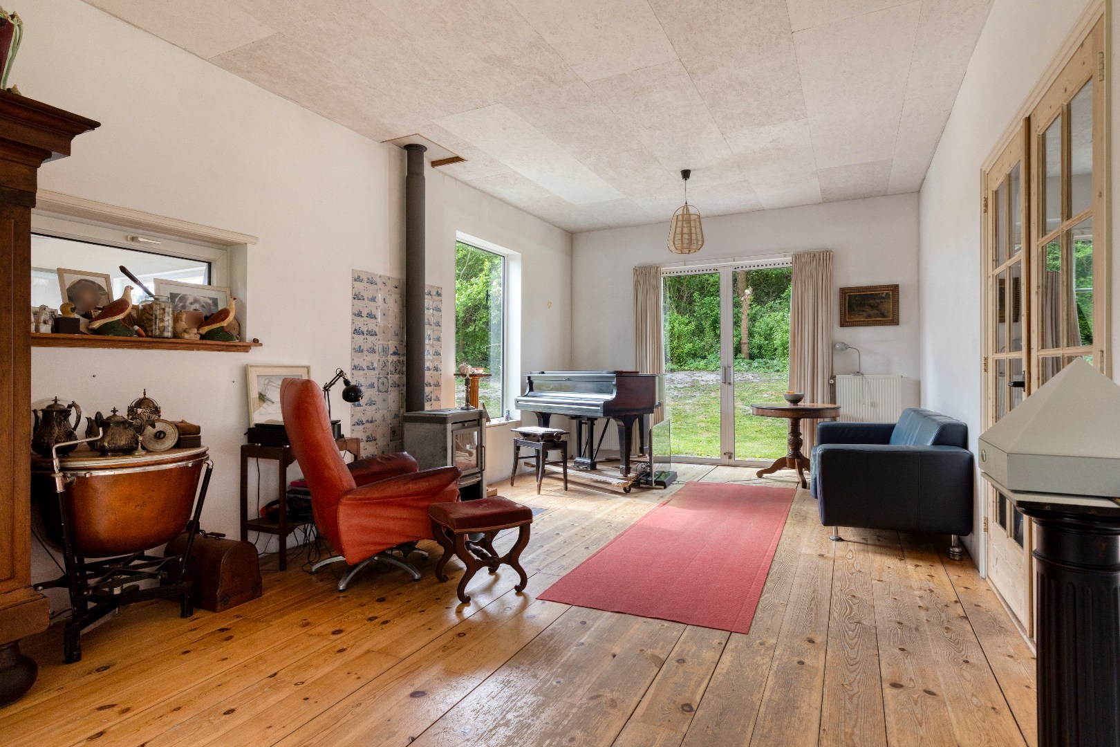 Een plek als deze komt zelden beschikbaar: een unieke combinatie van wonen tegen de duinen aan en nabij het strand en nabij de boswachterij op één van de meest geliefde plekken van de Zeeuwse kust. Bi 