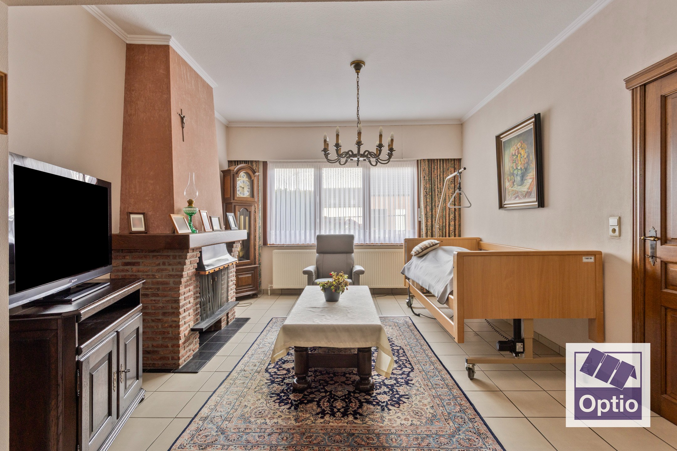 Woning met 5 slaapkamers en grote tuin. 