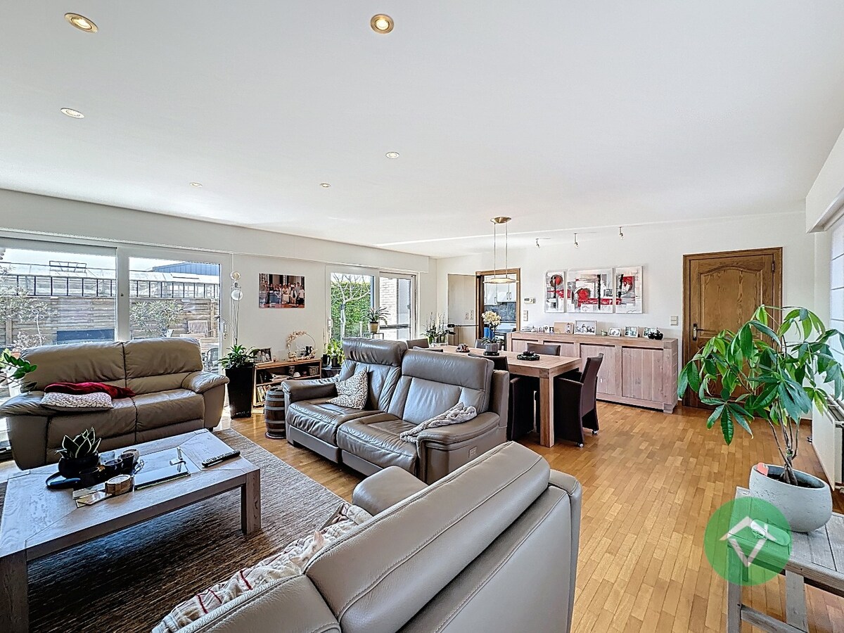 Ruime gezinswoning met dubbele garage in Koekelare 