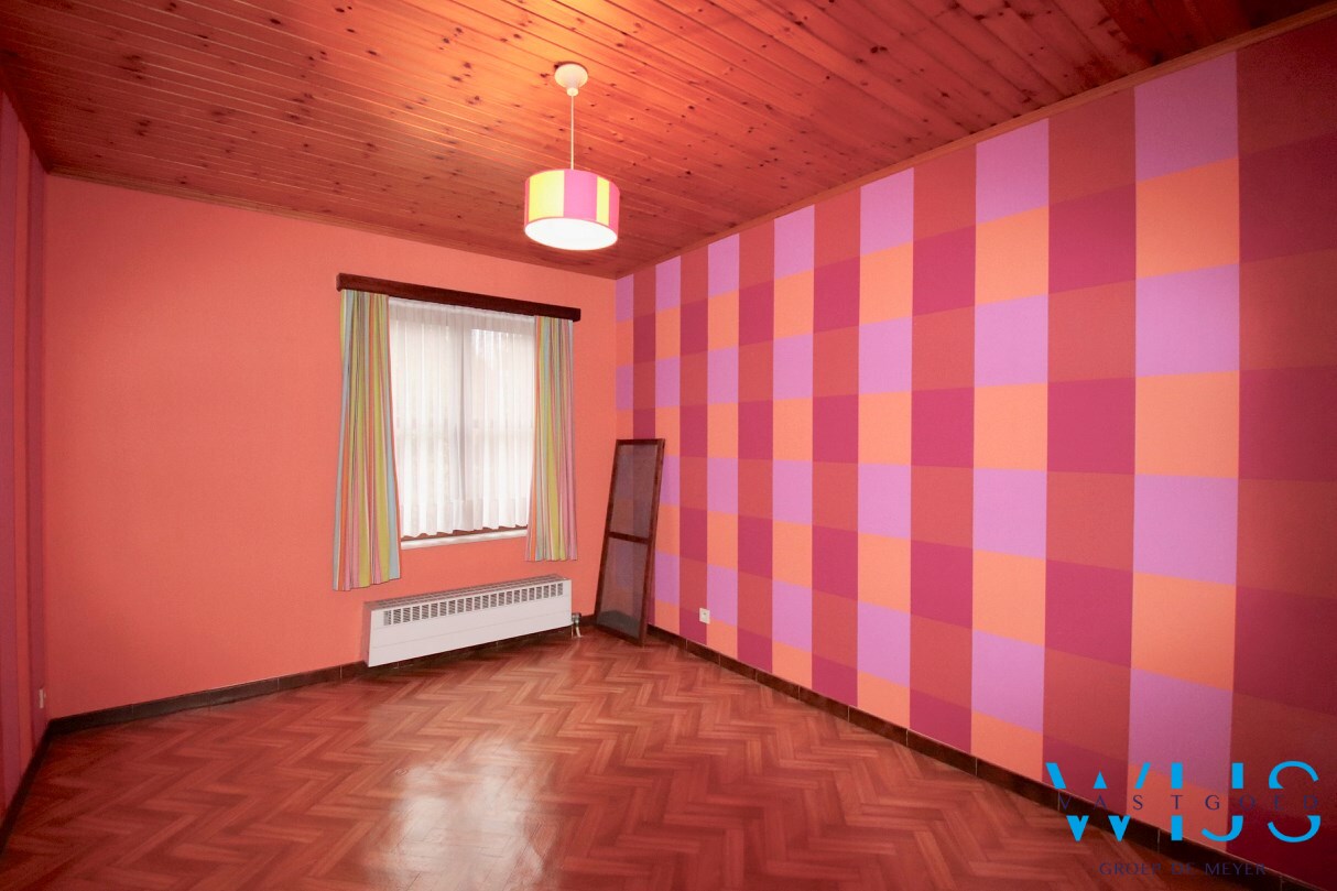 Zeer ruim instapklaar woonhuis ! 