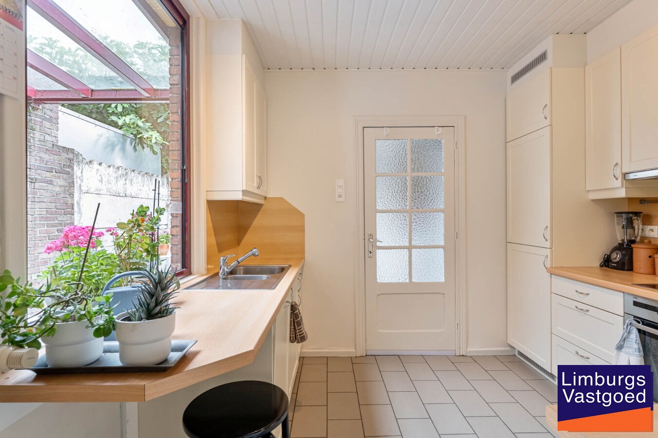 Instapklare stadswoning, 2(3) slpk, met zuidgerichte tuin 
