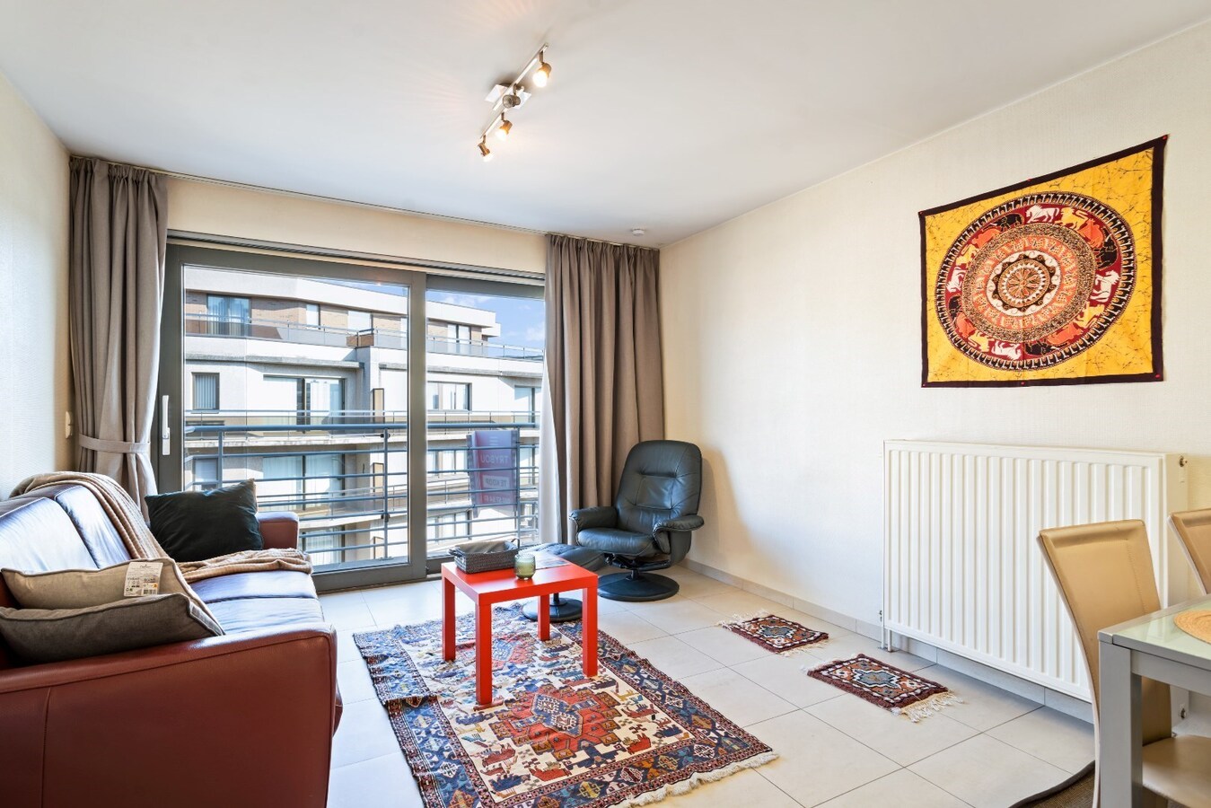 Modern 1 slaapkamerappartement op een boogscheut van het strand 