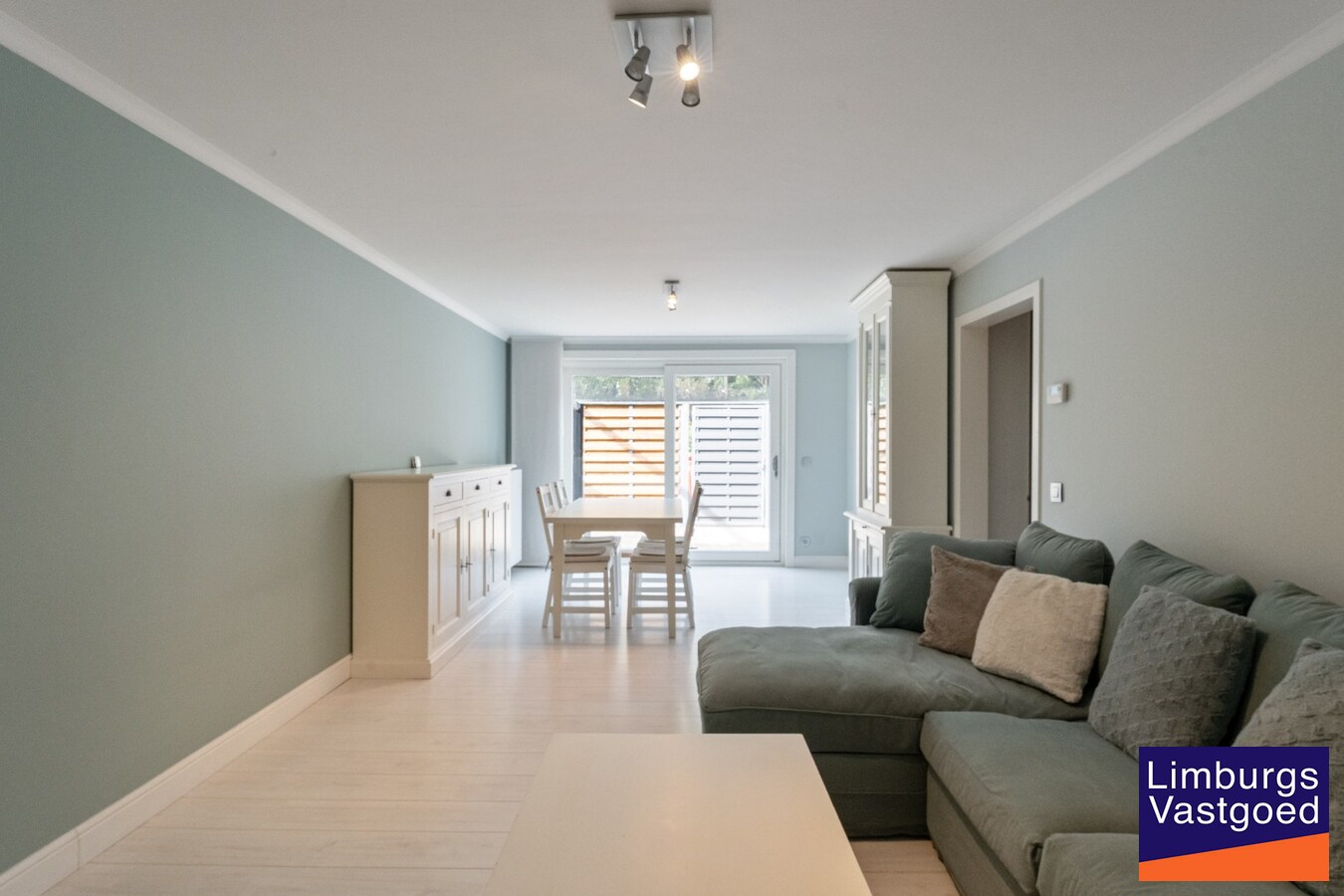 Gelijkvloers appartement, 78 m², 2 slpk, ruim terras, autostaanplaats 