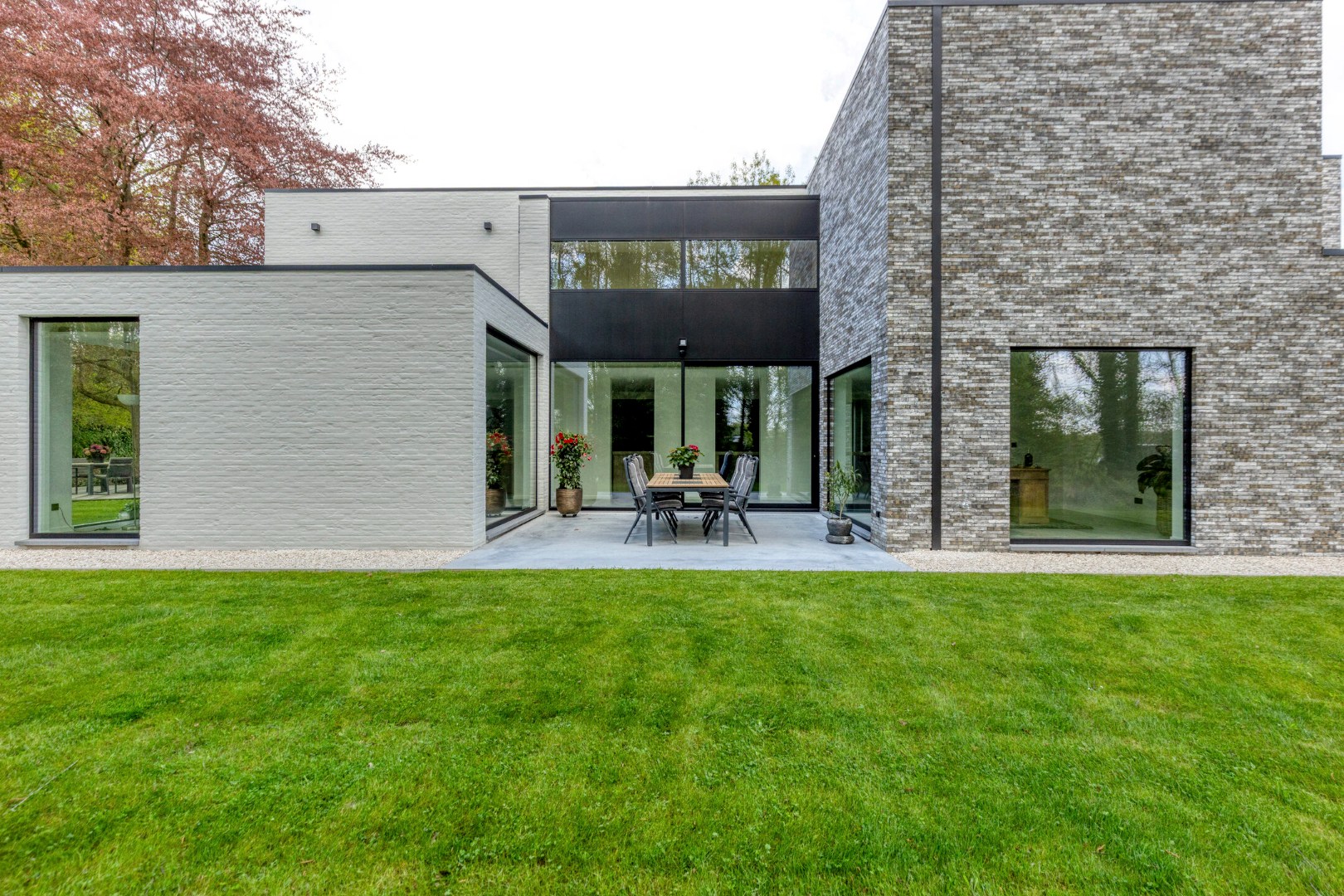 Exclusieve villa in een landelijke omgeving te Geel 