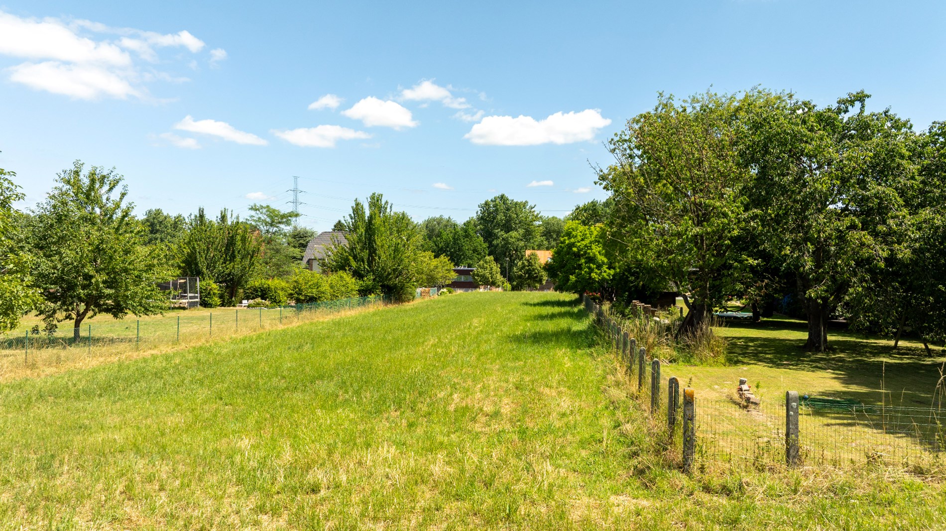 Prachtig perceel bouwgrond voor open bebouwing 