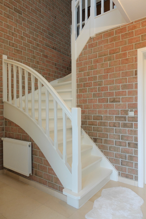 Perfect onderhouden villa op 2.155m² met dubbele garage 