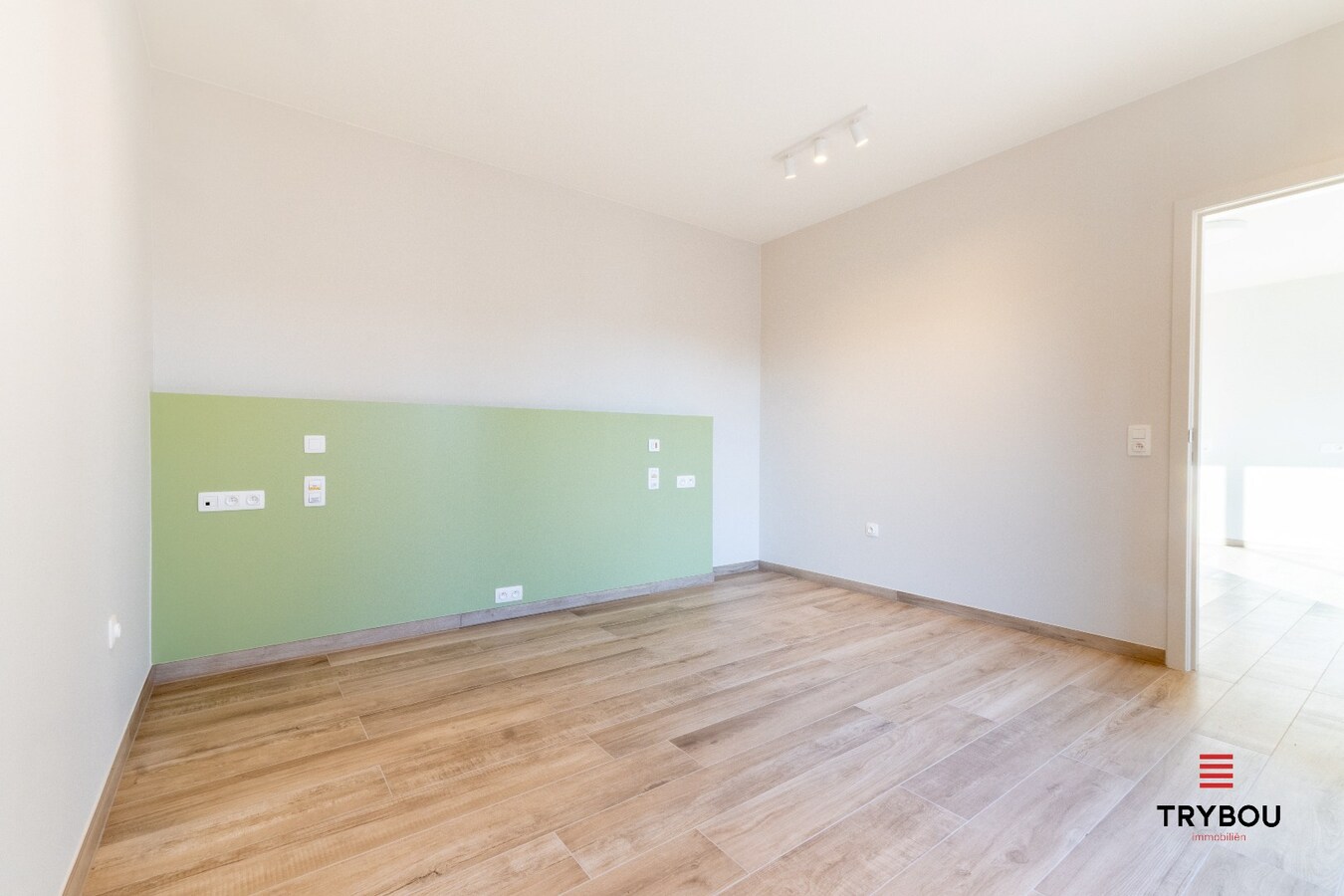 Instapklare, energiezuinige seniorenwoning in hartje Reninge 