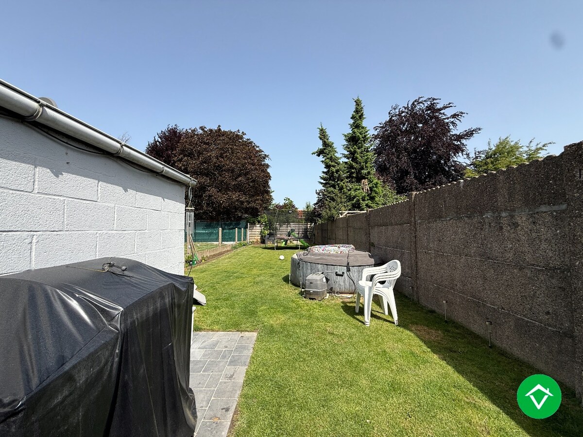 Rijwoning met 3 slaapkamers en tuin te Roeselare 