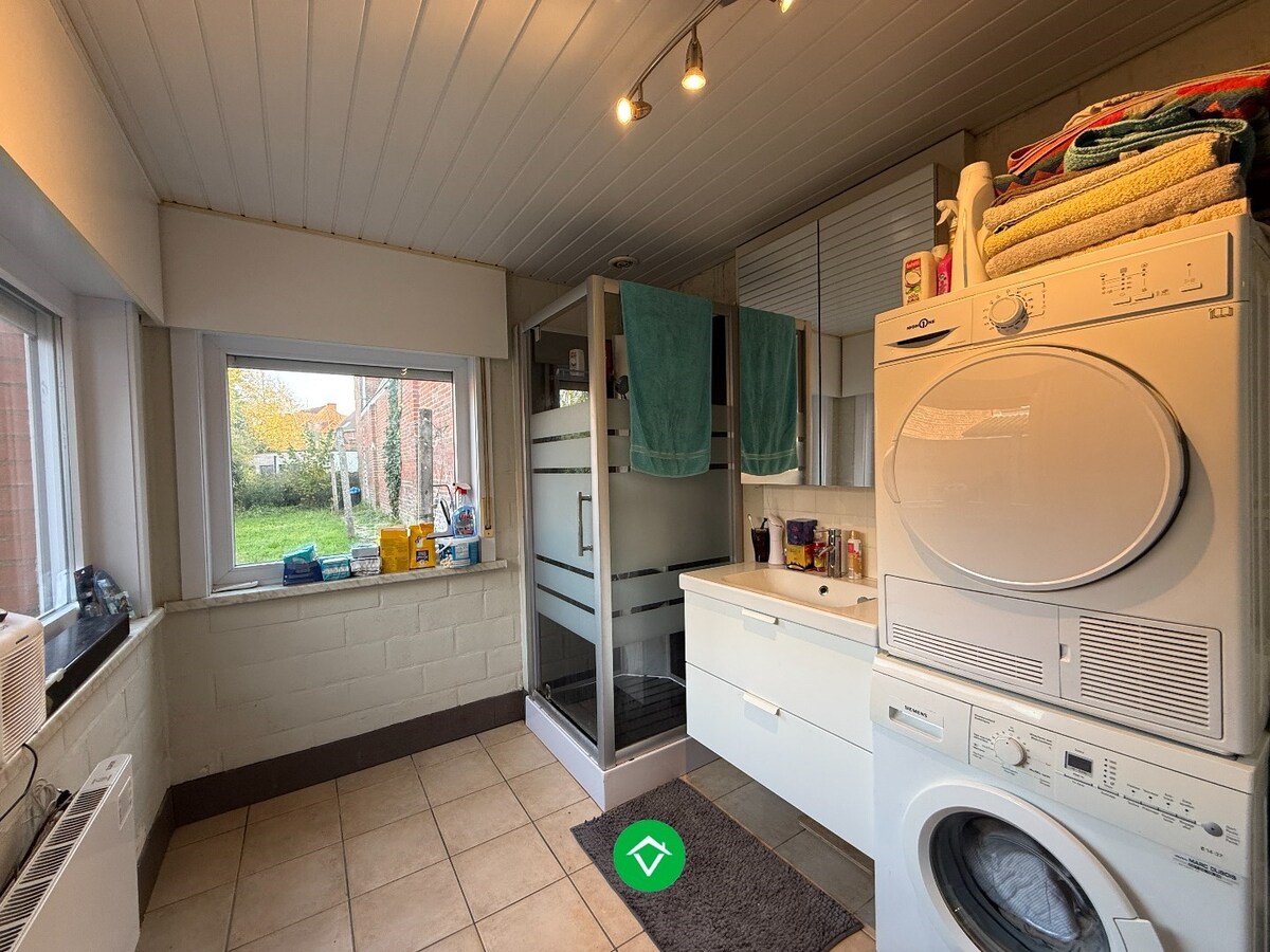 Gezellige rijwoning met 2 slaapkamers en tuin te centrum Roeselare 