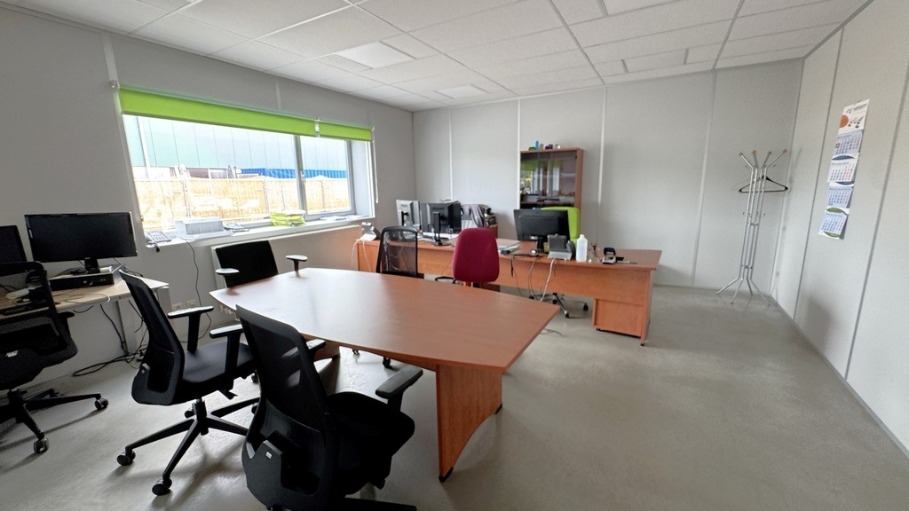 Instapklare bedrijfsunits te huur nabij E313 te Wommelgem