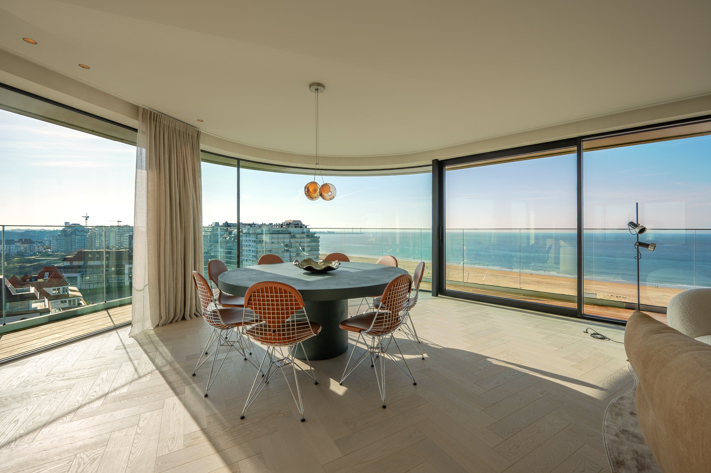 Appartement en duplex exceptionnel à vendre avec vue panoramique dans la résidence Duinrésidence. 