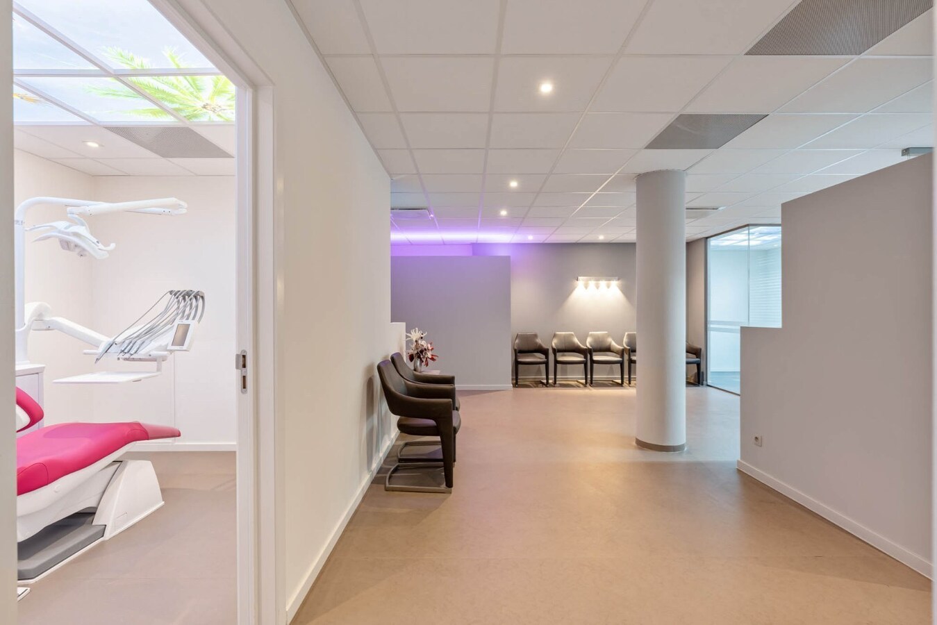 Ruim, zeer energiezuinig kantoor in het centrum van Neeroeteren met diverse mogelijkheden! 