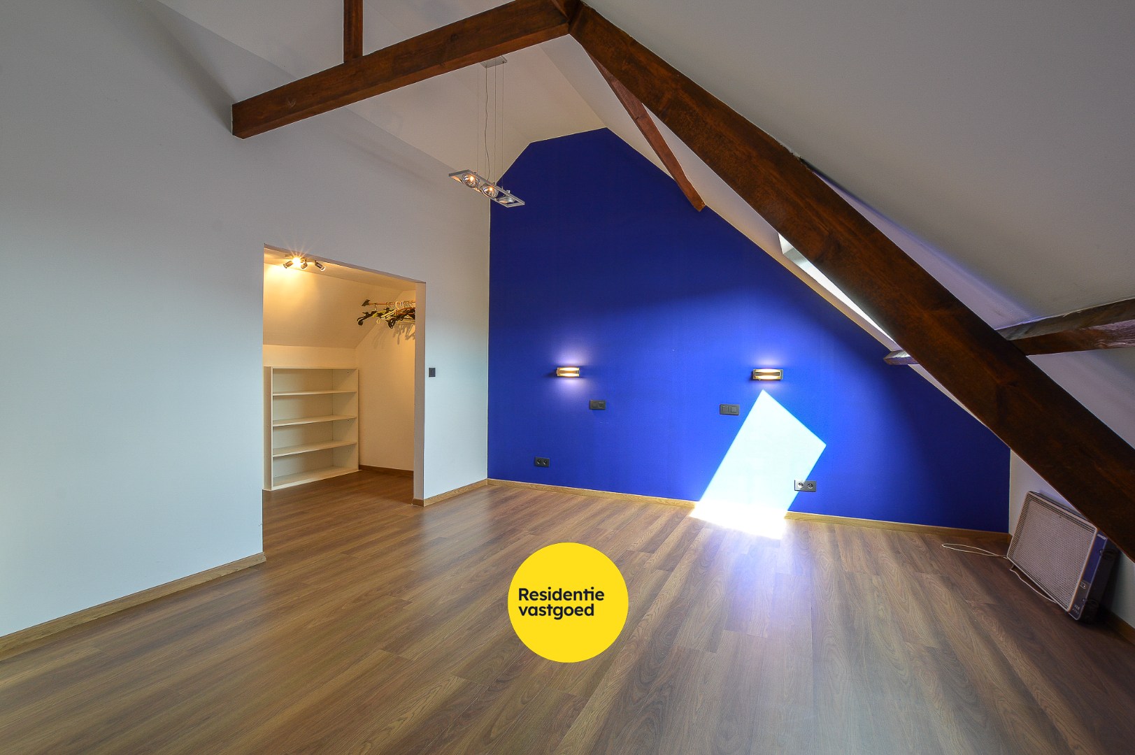 Gerenoveerde woning met 3 slaapkamers te huur nabij Centrum Oudenburg. 