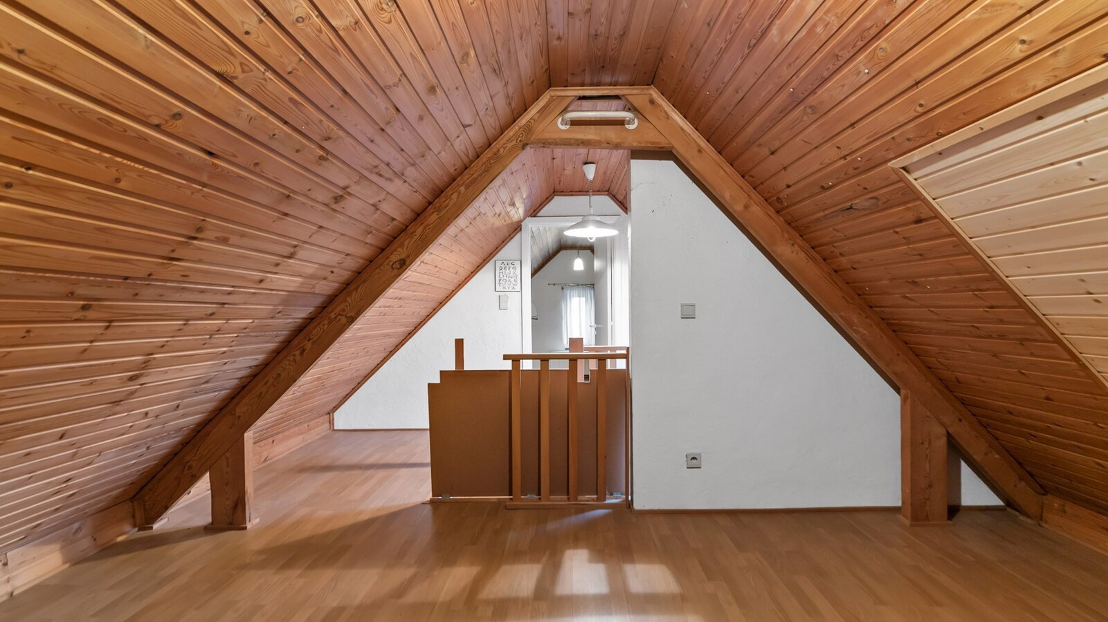 Riante gezinswoning met tal van mogelijkheden nabij Maastricht! 