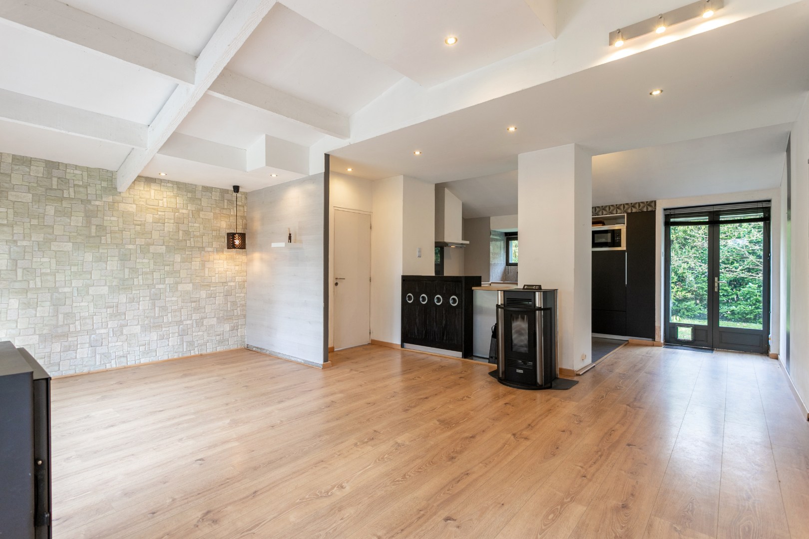 Charmante instapklare bungalow met 3 slaapkamers en garage, gelegen in een rustige en groene woonomgeving 