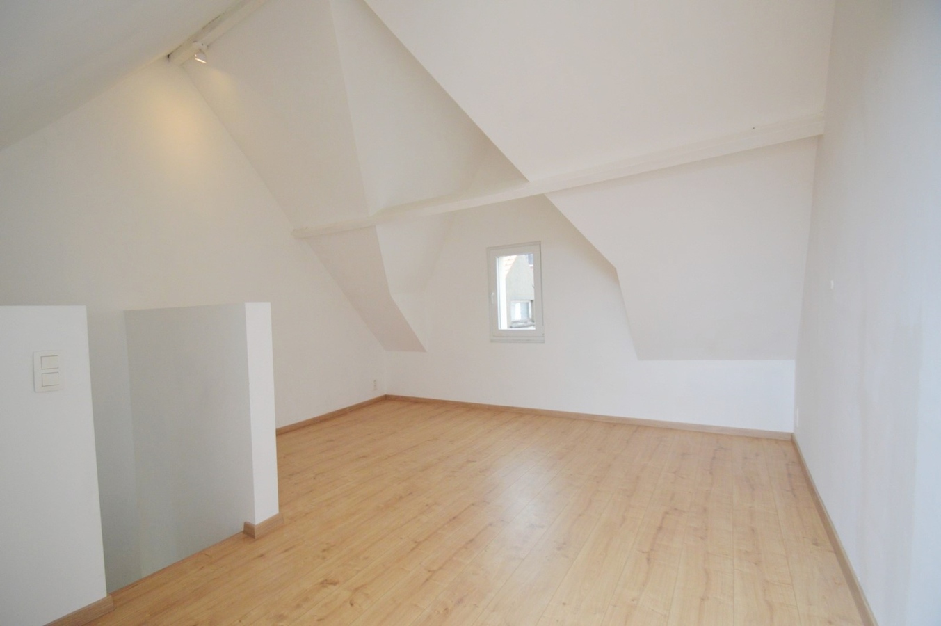 Goed gelegen, gerenoveerde woning - Heist 