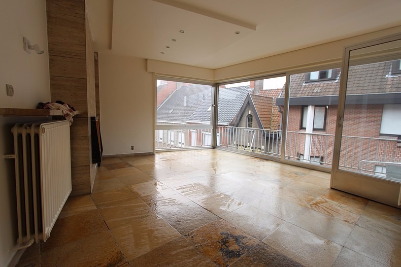 Appartement met 2 slaapkamers en garage in centrum van Roeselare 