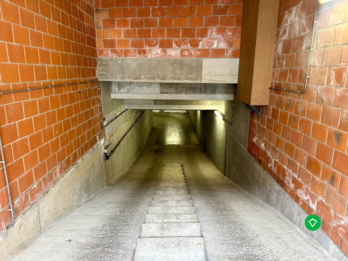 Ondergrondse garage (18,75m²) in centrum Gistel te koop 
