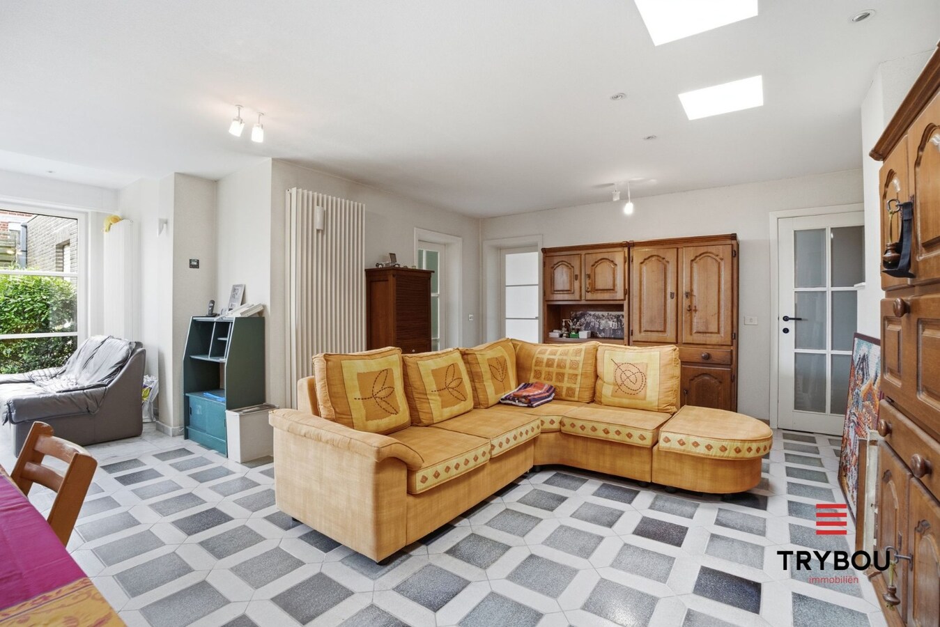 Alleenstaande woning met handelsruimte! 