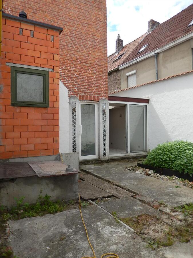 Op te frissen woning met tuin in hartje van Brugge! 