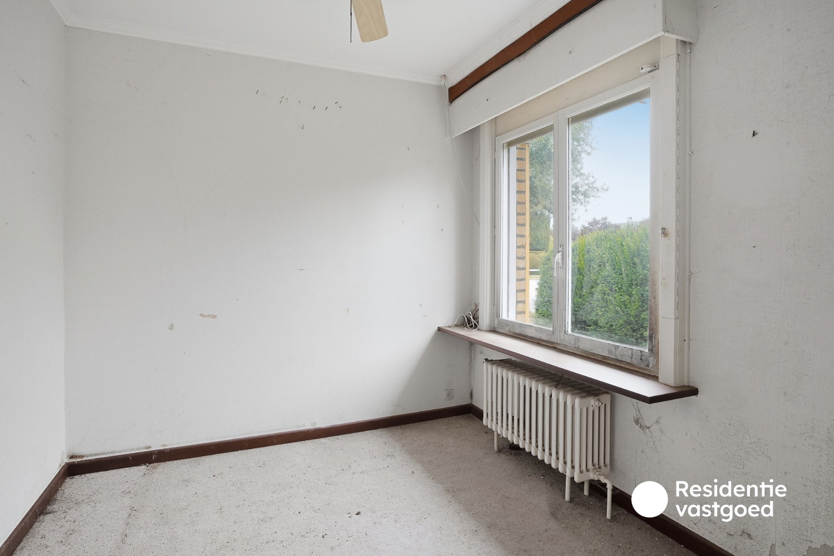 Te renoveren bungalow of bouwgrond op gegeerde ligging in Assebroek 