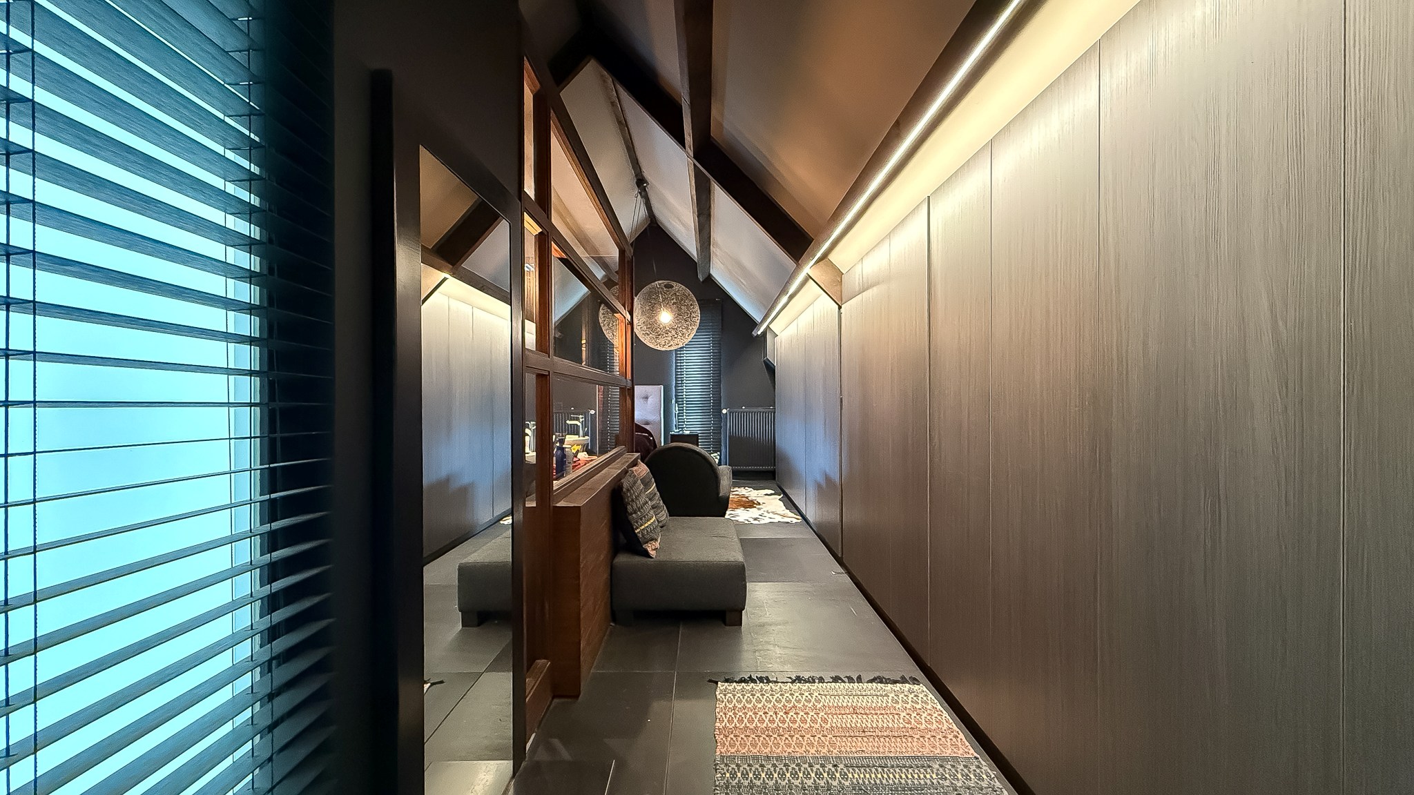 Architecturale villa - perfect voor een vrij beroeper - gelegen in een residentiele wijk 