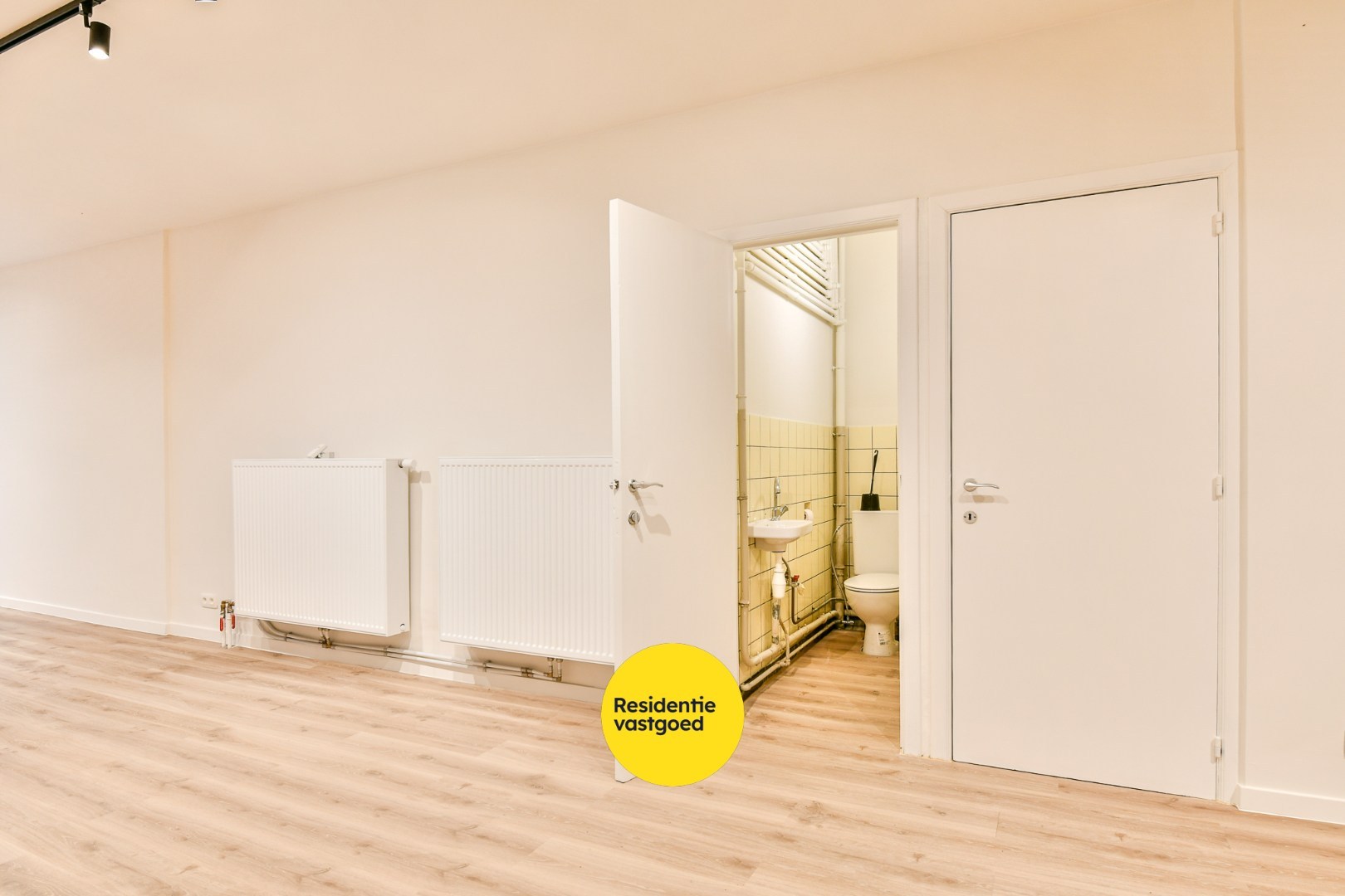 Gelijkvloerse handelsruimte op toplocatie te Oostende 