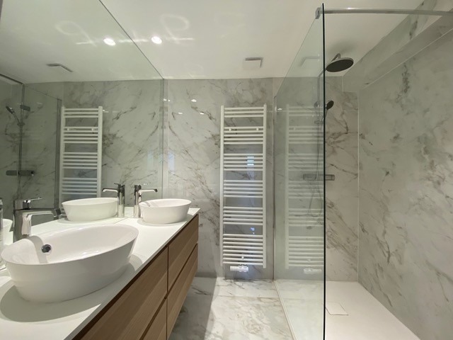 Palcentrum gelegen vernieuwd penthouse met zonneterras uitkijkend op de prachtige St-Michielskerk 