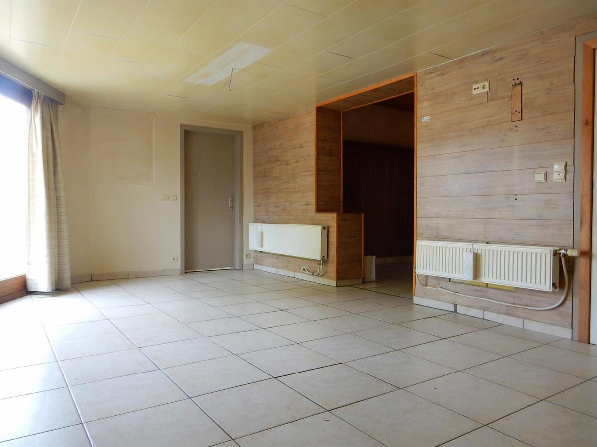 Ruime woning met een zeer groot terras 