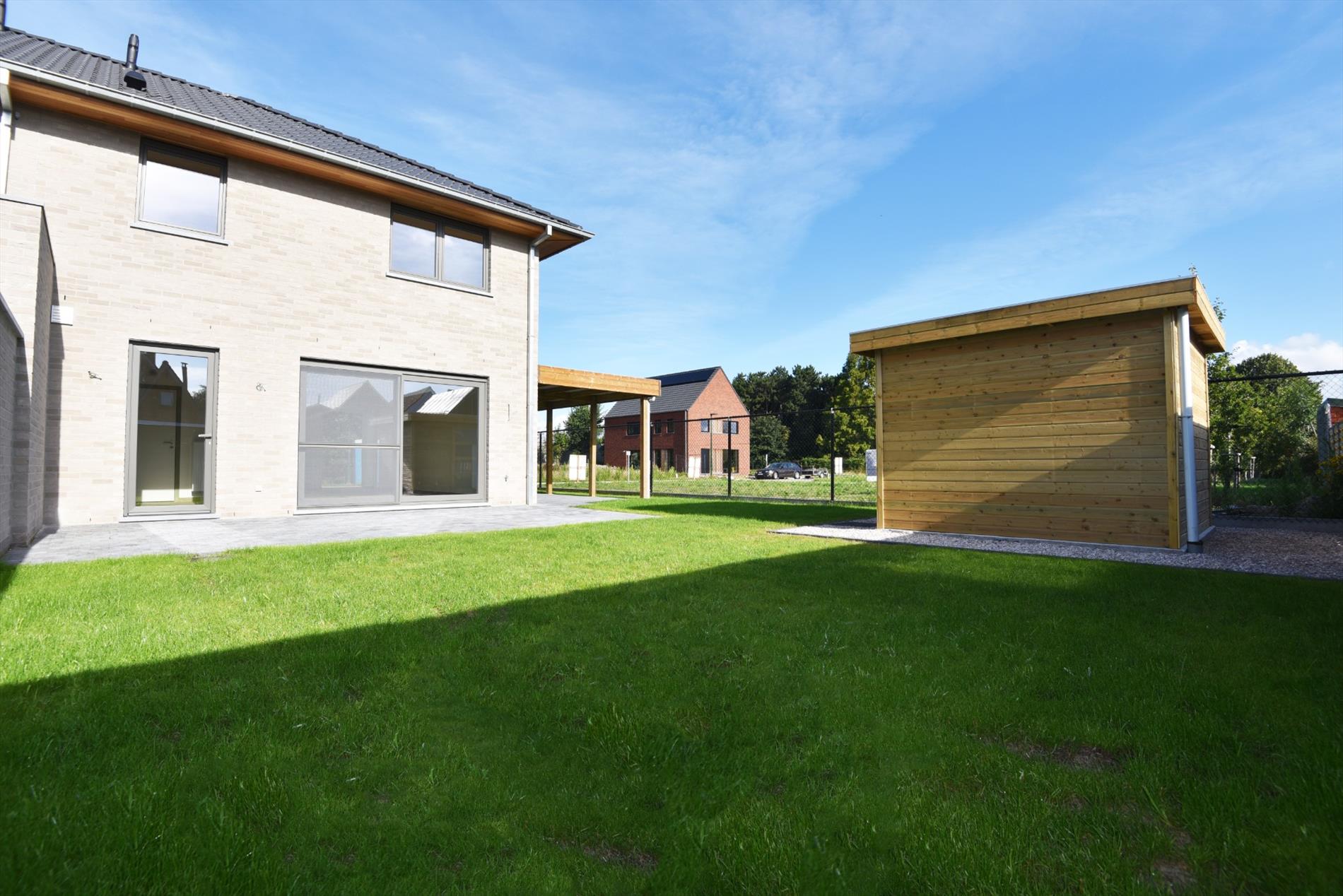 NIEUWBOUW HOB met 3 slpks en tuin te ADEGEM 