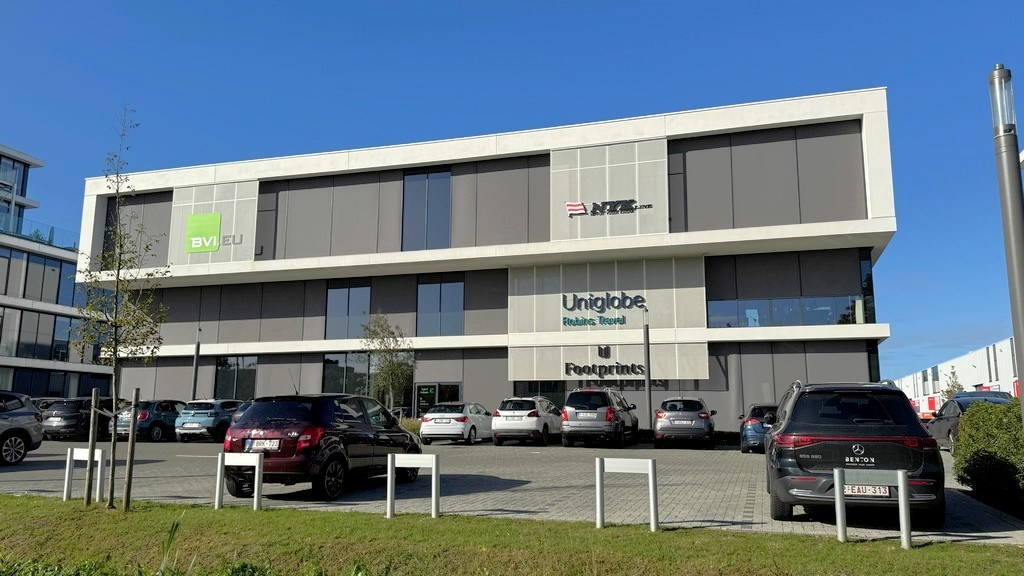 Instapklaar en ingericht kantoor te huur vlakbij E19 in Kontich